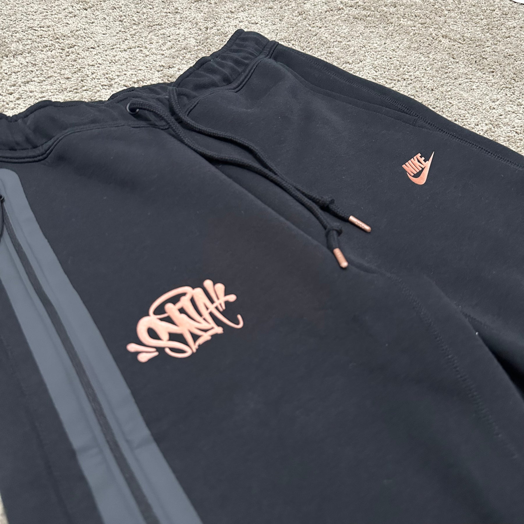 Tracksuit Syna x Nike Tech fleece